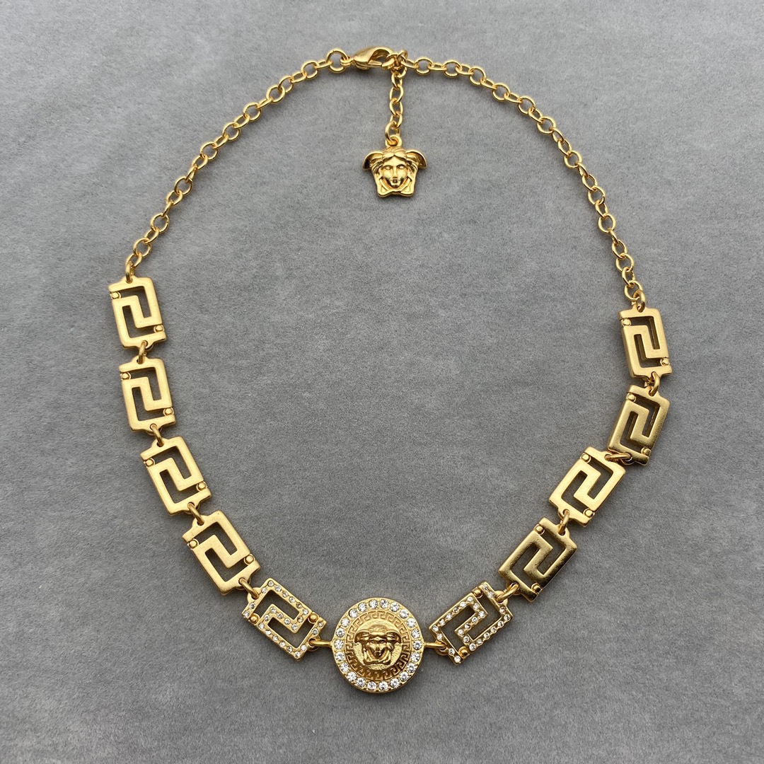 VERSACE
