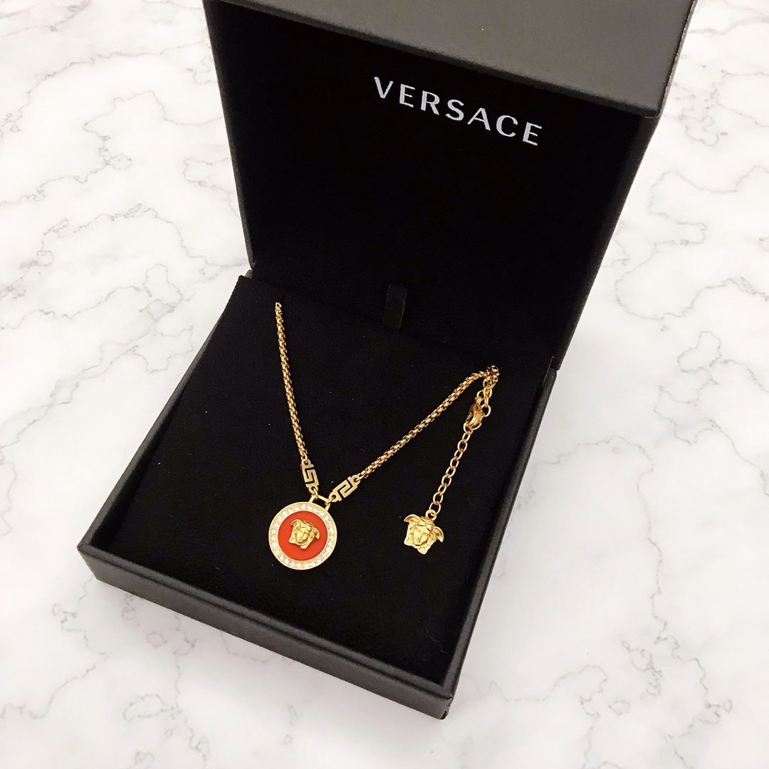 VERSACE