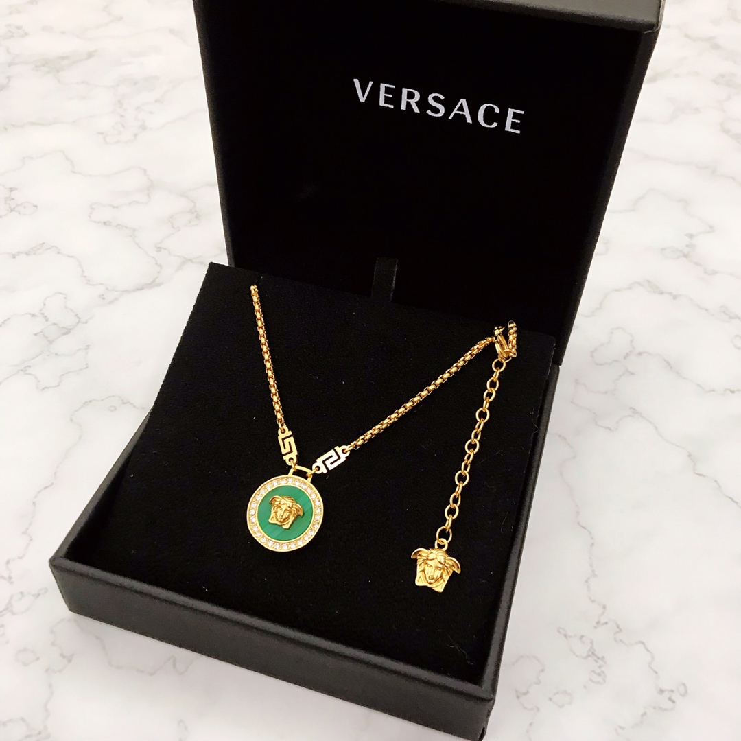 VERSACE