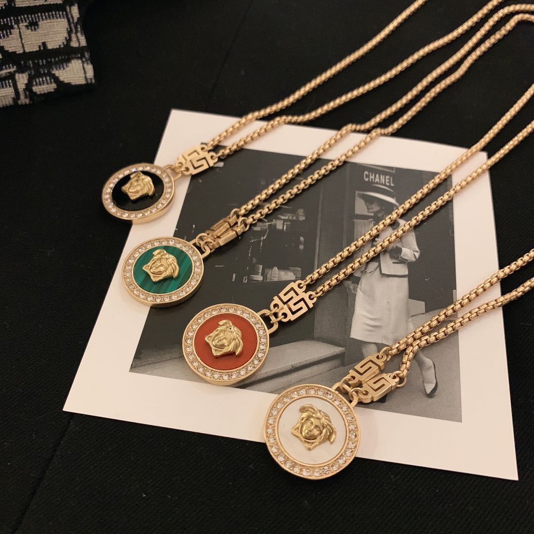 VERSACE