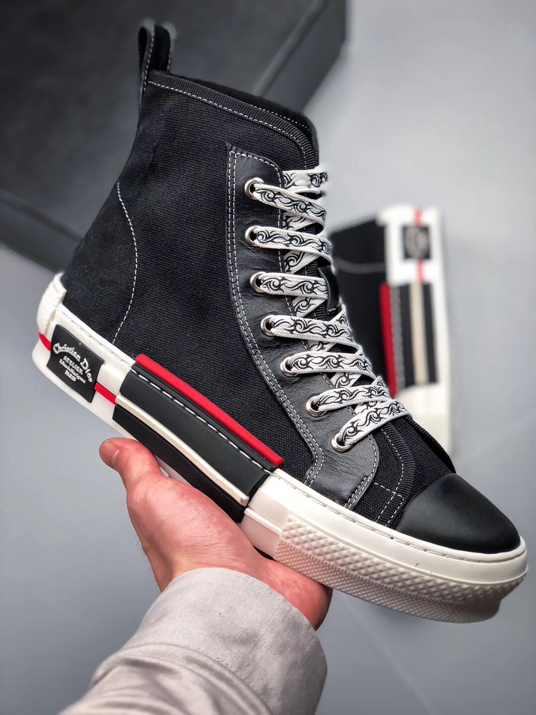 DIOR