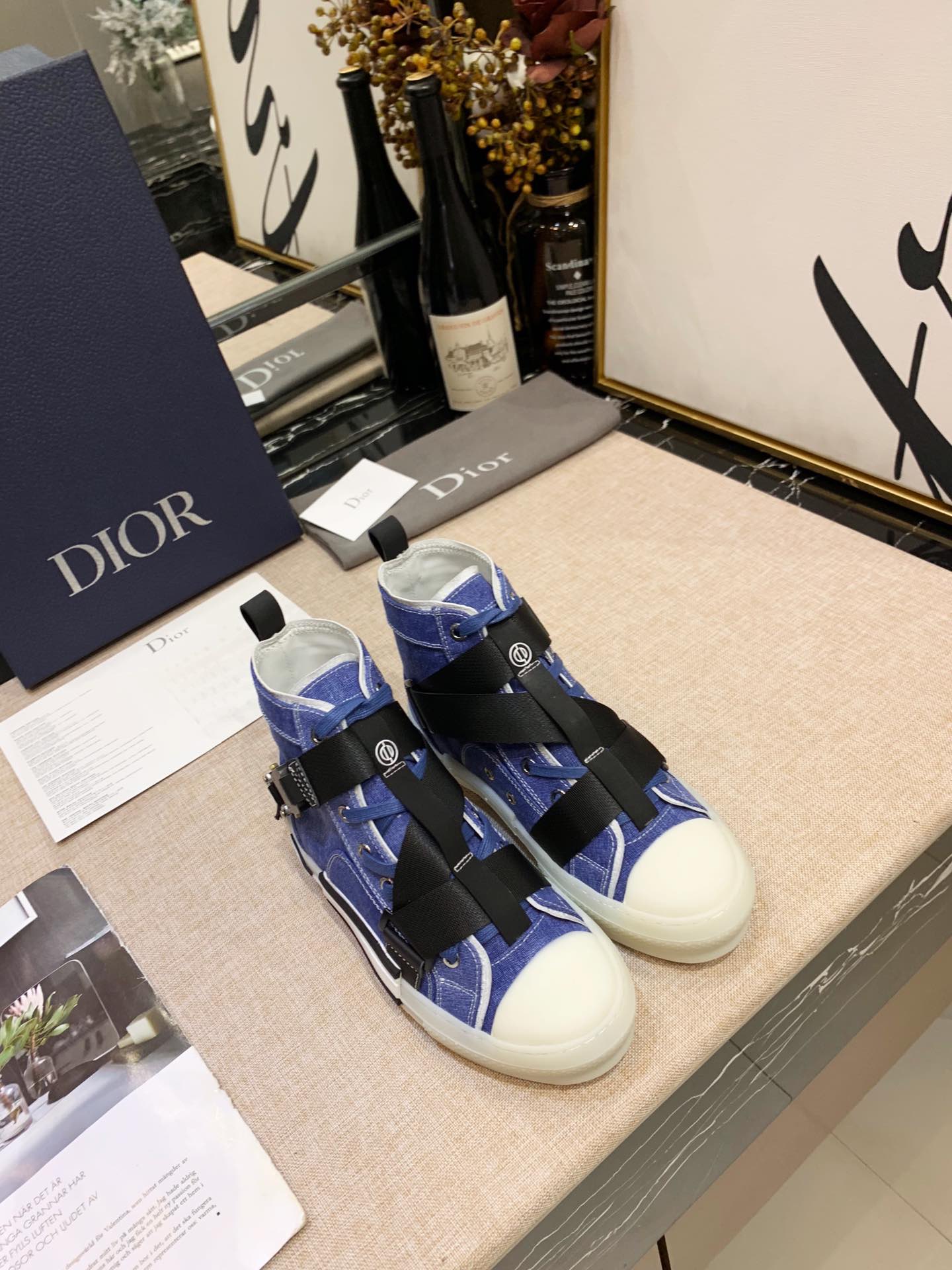 DIOR
