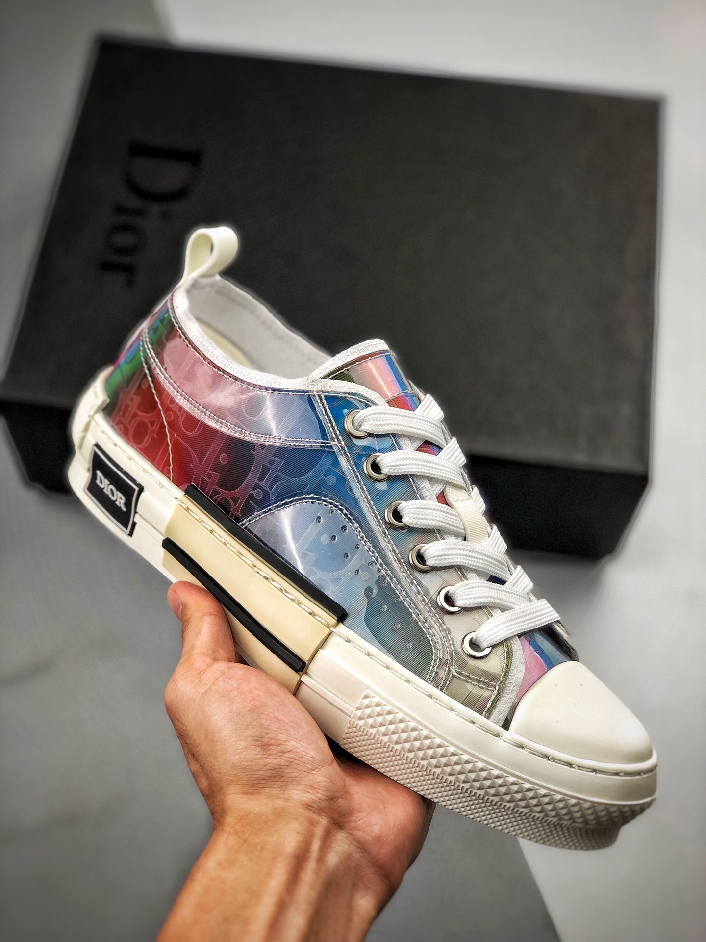 DIOR