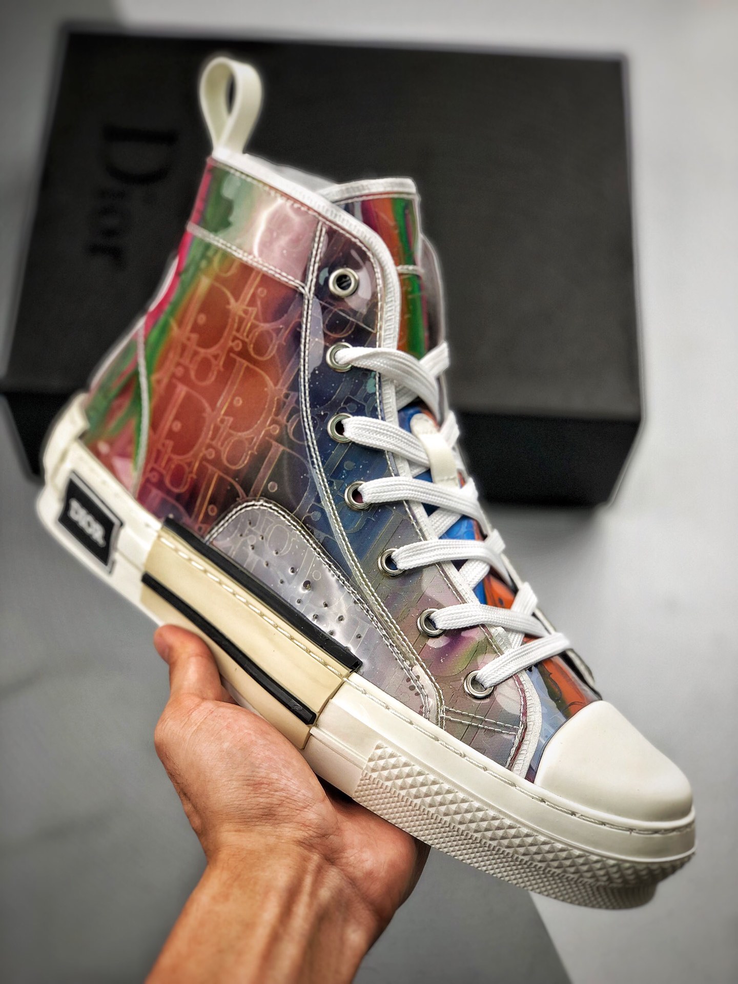 DIOR